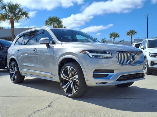 2024 Volvo XC90 B6 Ultimate Bright Theme 7P