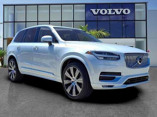 Crystal White 2023 Volvo XC90 B6 Ultimate Bright Theme 7P