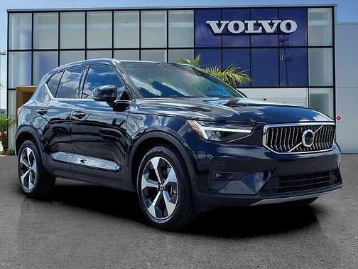Onyx Black 2023 Volvo XC40 Plus