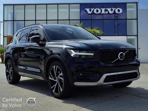 2022 Volvo XC40 T5 R-Design