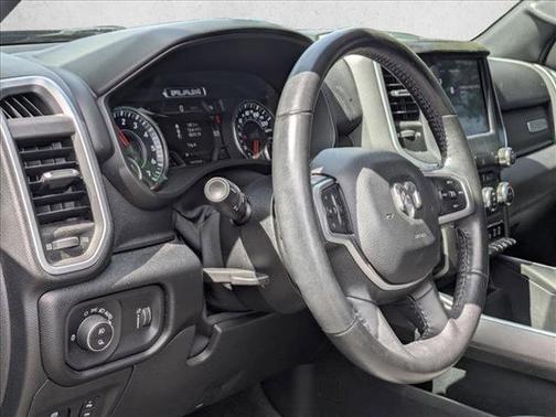Diamond Black Crystal Pearlcoat 2022 RAM 1500 Big Horn/Lone Star