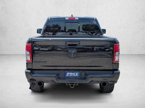 Diamond Black Crystal Pearlcoat 2022 RAM 1500 Big Horn/Lone Star