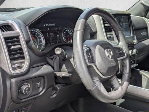 Diamond Black Crystal Pearlcoat 2022 RAM 1500 Big Horn/Lone Star