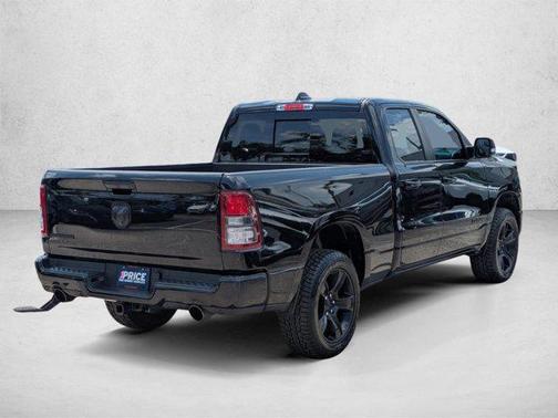 Diamond Black Crystal Pearlcoat 2022 RAM 1500 Big Horn/Lone Star