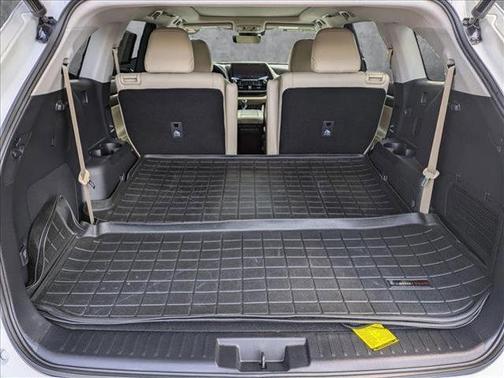 2021 Toyota Highlander Hybrid Platinum