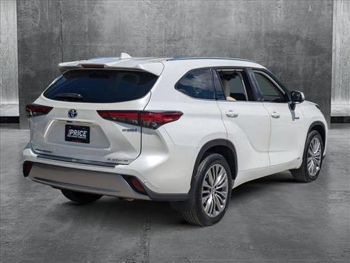 2021 Toyota Highlander Hybrid Platinum