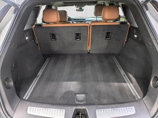 Crystal White Tricoat 2021 Cadillac XT5 Premium Luxury