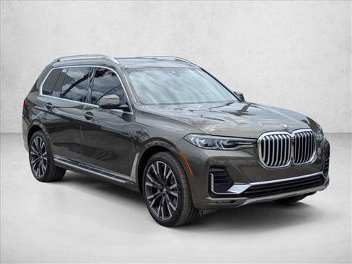 Manhattan Green Metallic 2022 BMW X7 xDrive40i