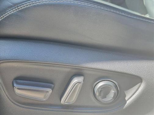Blizzard Pearl 2021 Toyota RAV4 Limited