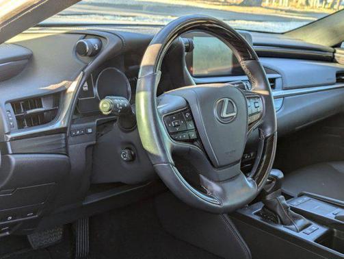 2021 Lexus ES 300h Base