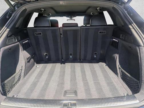 Mythos Black Metallic 2019 Audi SQ5 3.0T Premium Plus