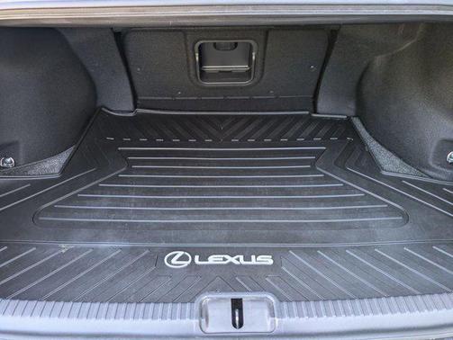 2023 Lexus ES 300h F SPORT Handling