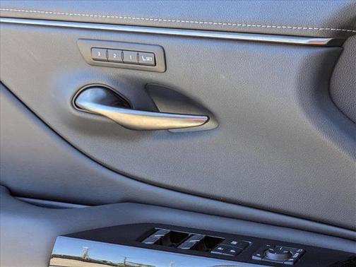 2023 Lexus ES 300h F SPORT Handling