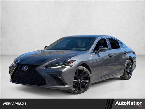 2023 Lexus ES 300h F SPORT Handling