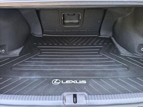 2023 Lexus ES 300h F SPORT Handling