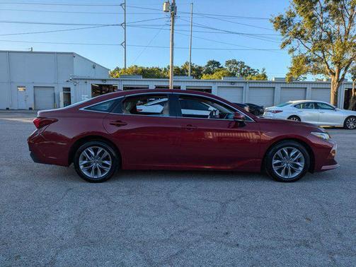 2019 Toyota Avalon XLE