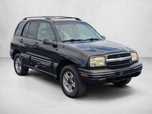 Black 2004 Chevrolet Tracker LT