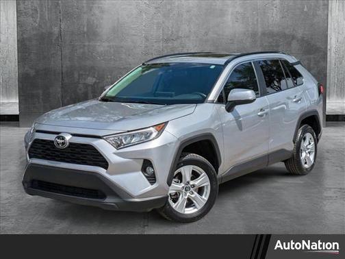2020 Toyota RAV4 XLE