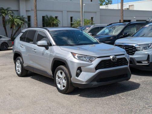 2020 Toyota RAV4 XLE