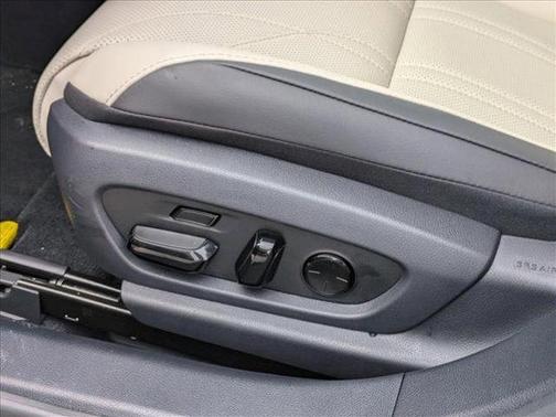 2025 Lexus ES 300h Luxury