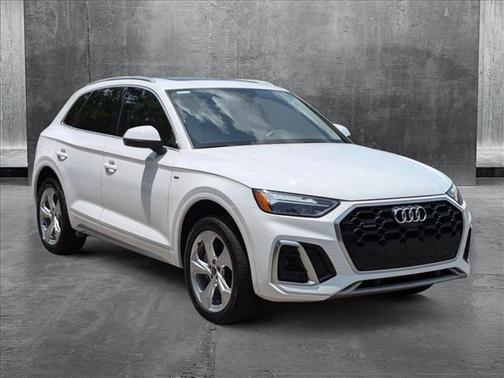 2022 Audi Q5 45 S line Premium Plus