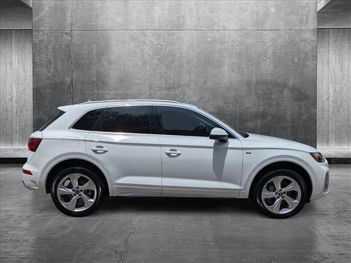 2022 Audi Q5 45 S line Premium Plus