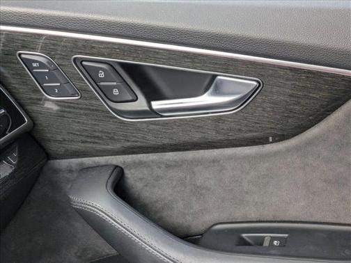 2021 Audi Q7 55 Prestige
