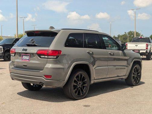 2021 Jeep Grand Cherokee Laredo