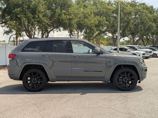 2021 Jeep Grand Cherokee Laredo