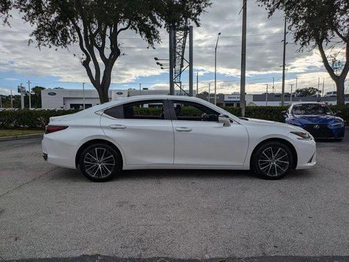 2023 Lexus ES 250 Base