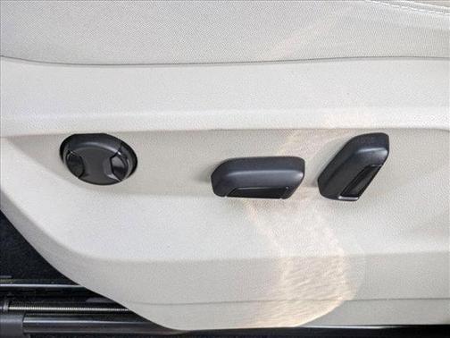 2023 Volkswagen Atlas 3.6L SE w/Technology