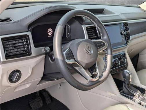 2023 Volkswagen Atlas 3.6L SE w/Technology