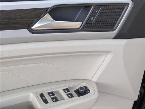 2023 Volkswagen Atlas 3.6L SE w/Technology