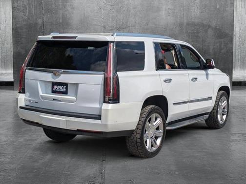 2017 Cadillac Escalade Luxury