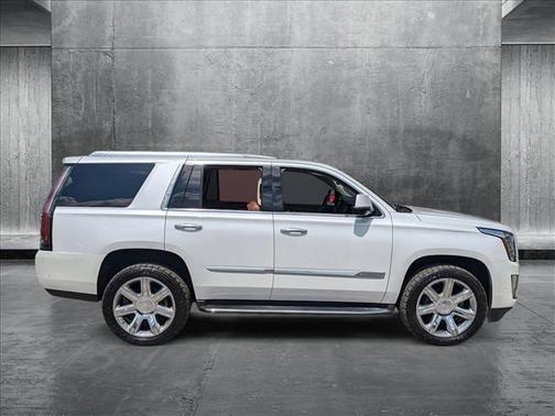 2017 Cadillac Escalade Luxury