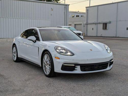 2020 Porsche Panamera 4