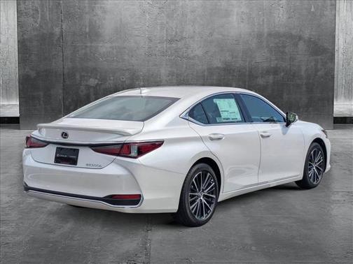 2025 Lexus ES 300h Base