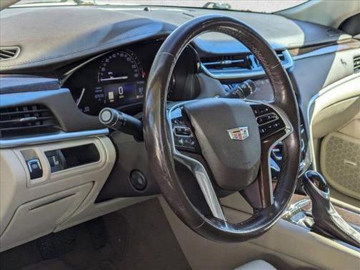 Crystal White Tricoat 2017 Cadillac XTS Luxury