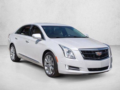 Crystal White Tricoat 2017 Cadillac XTS Luxury