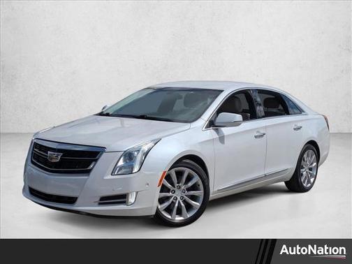 Crystal White Tricoat 2017 Cadillac XTS Luxury