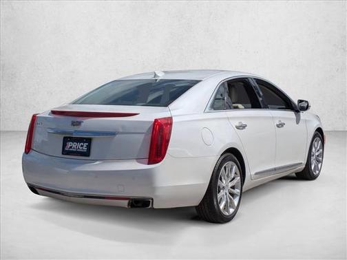 Crystal White Tricoat 2017 Cadillac XTS Luxury