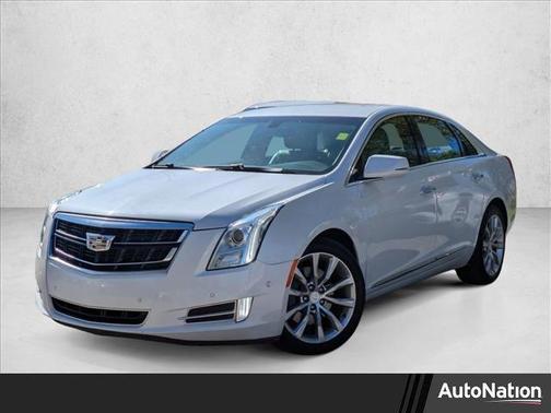 Crystal White Tricoat 2017 Cadillac XTS Luxury