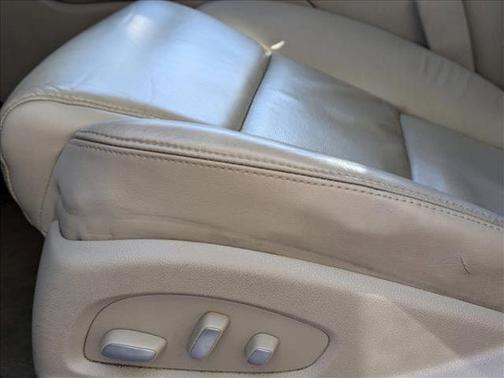 Crystal White Tricoat 2017 Cadillac XTS Luxury