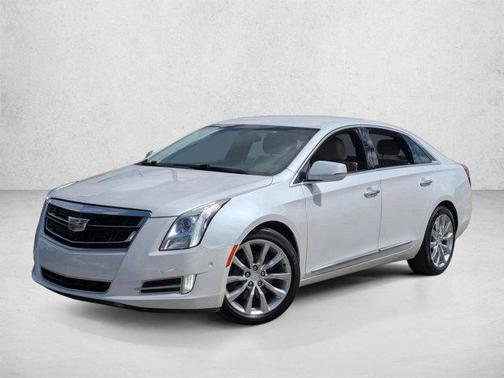Crystal White Tricoat 2017 Cadillac XTS Luxury