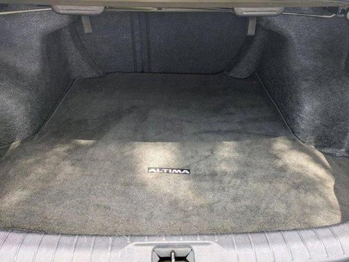 Super Black 2024 Nissan Altima 2.5 SV