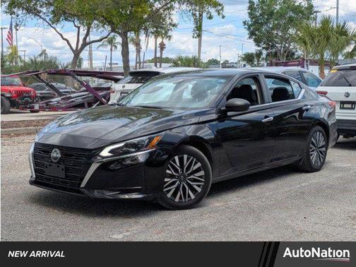 Super Black 2024 Nissan Altima 2.5 SV