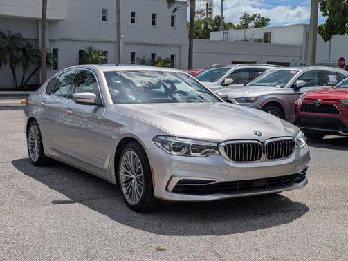 Rhodonite Silver Metallic 2020 BMW 530e iPerformance