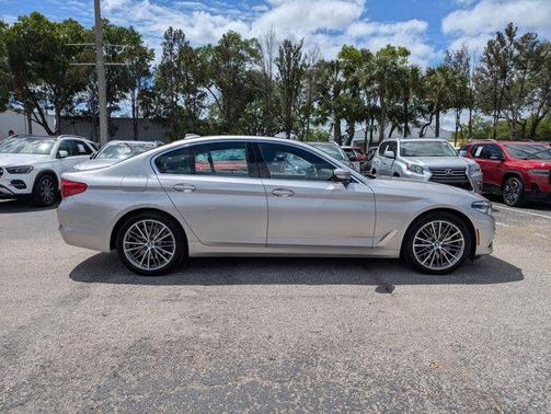 Rhodonite Silver Metallic 2020 BMW 530e iPerformance