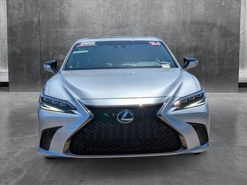 2024 Lexus ES 300h F SPORT Handling