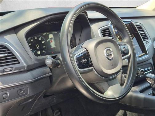 Bright Silver Metallic 2020 Volvo XC90 T5 Momentum
